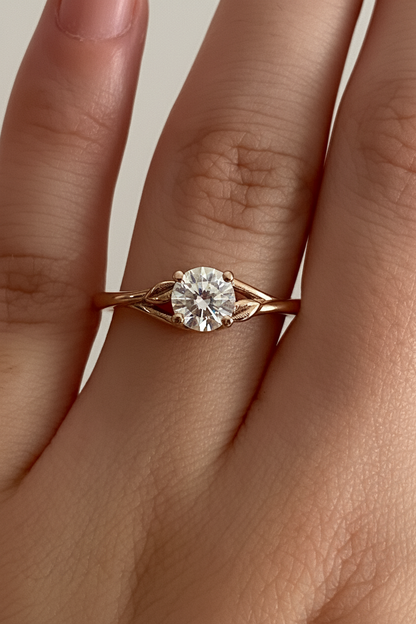 Leaves design round cut diamond engagement ring