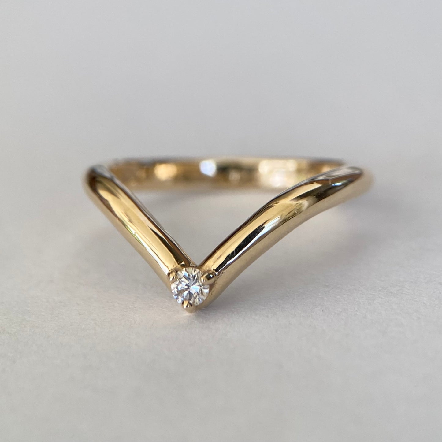 V shape gold band