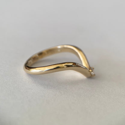 V shape gold band