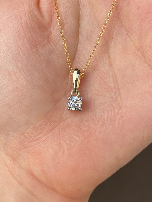 Andrea diamond pendant