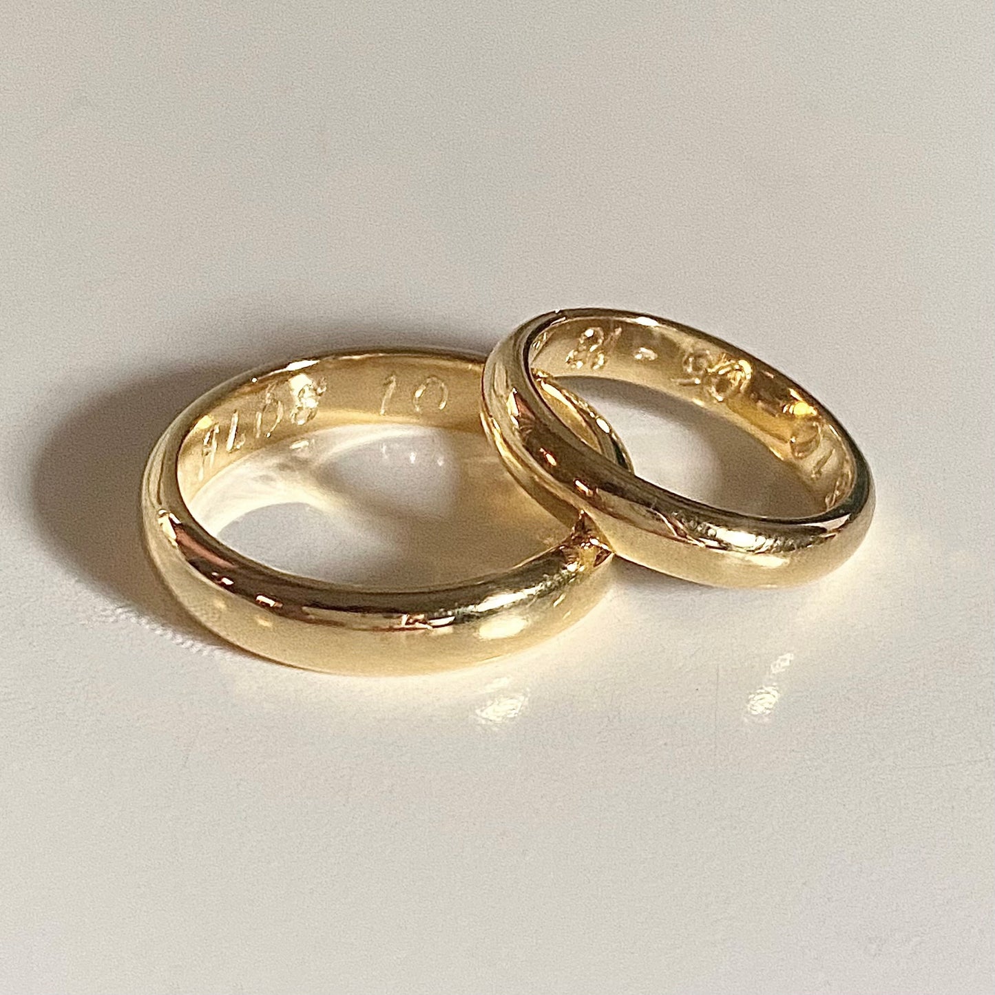 Unisex classic wedding bands