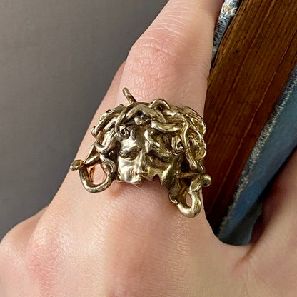 Medusa's spell ring