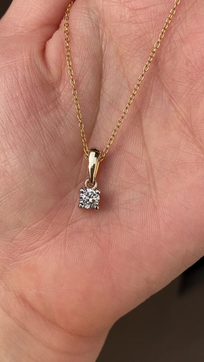 Andrea diamond pendant