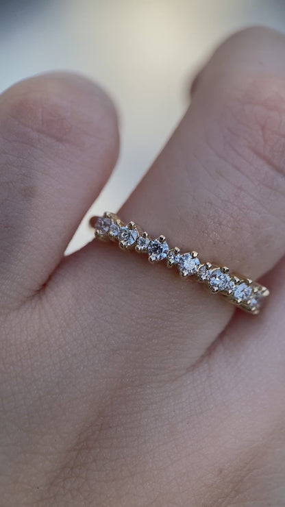 Double prong diamond band