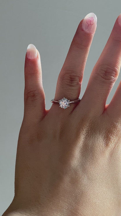 Classic six prongs diamond engagement ring